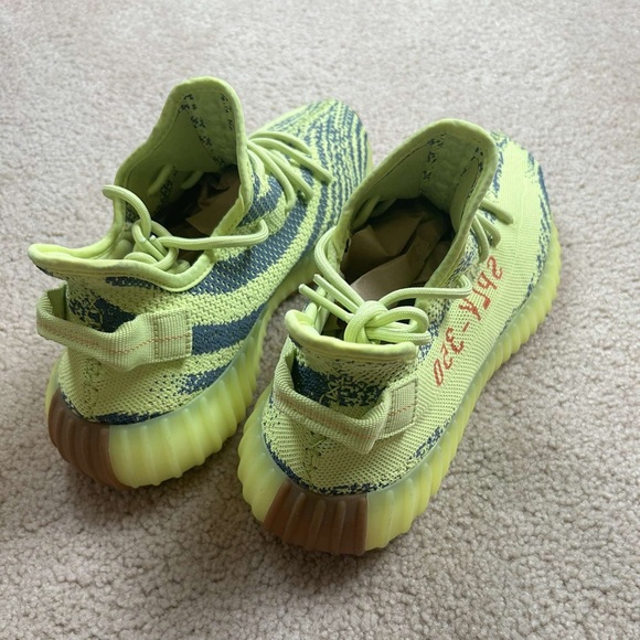 adidas Yeezy Boost 350 V2Semi Frozen Yellow
